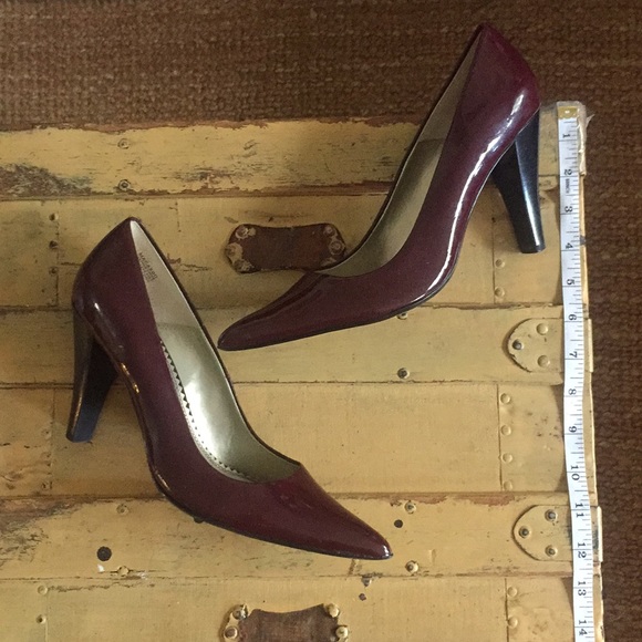 ANNE KLEIN OXBLOOD RED BURGUNDY POINT PATENT LEATHER HIGH HEEL SHOES PUMPS 8.5 - Picture 5 of 10